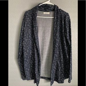 Mens shrug